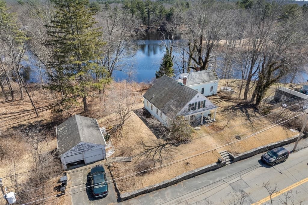 Single Family Residence at 17 N Main St, Upton MA 01568, Upton, photo 13 of 16