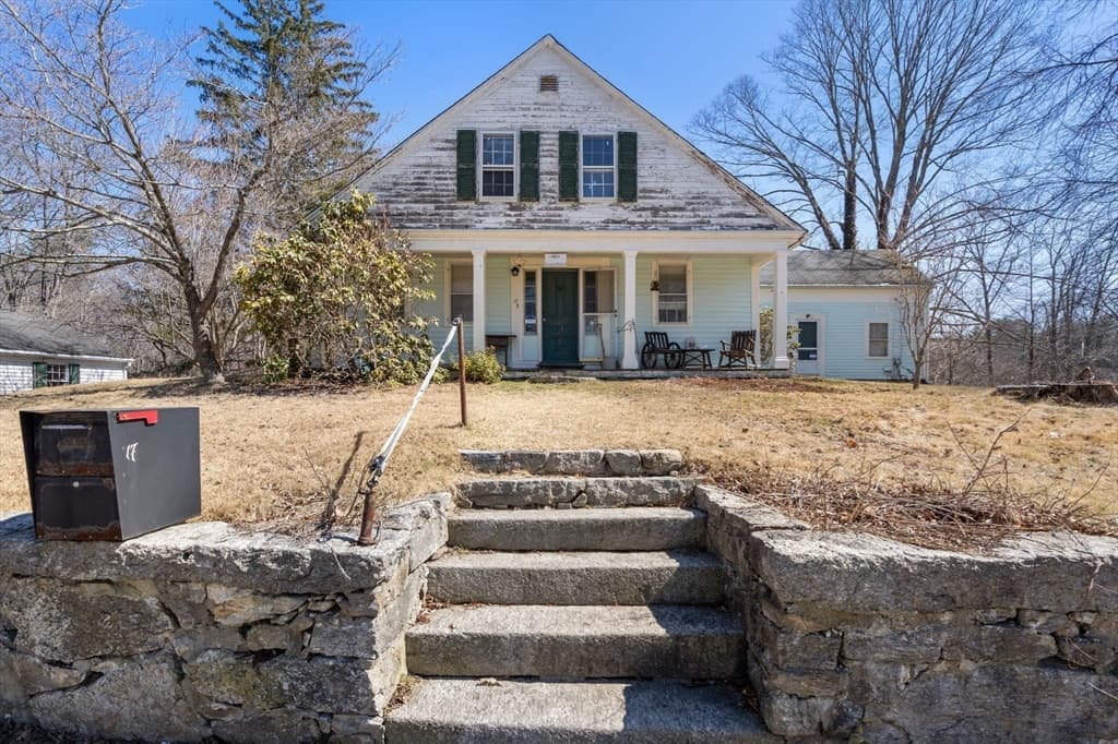 Single Family Residence at 17 N Main St, Upton MA 01568, Upton, photo 3 of 16