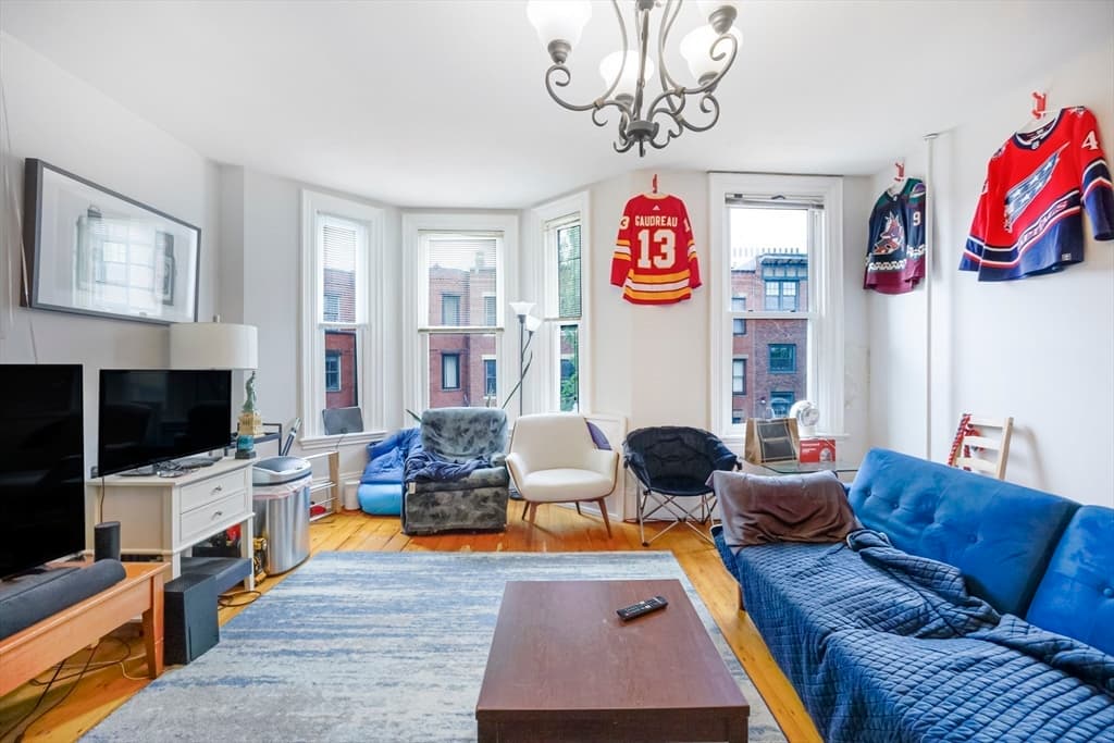 Single Family Residence at 31 Worthington St., Boston MA 02120, photo 11 of 28