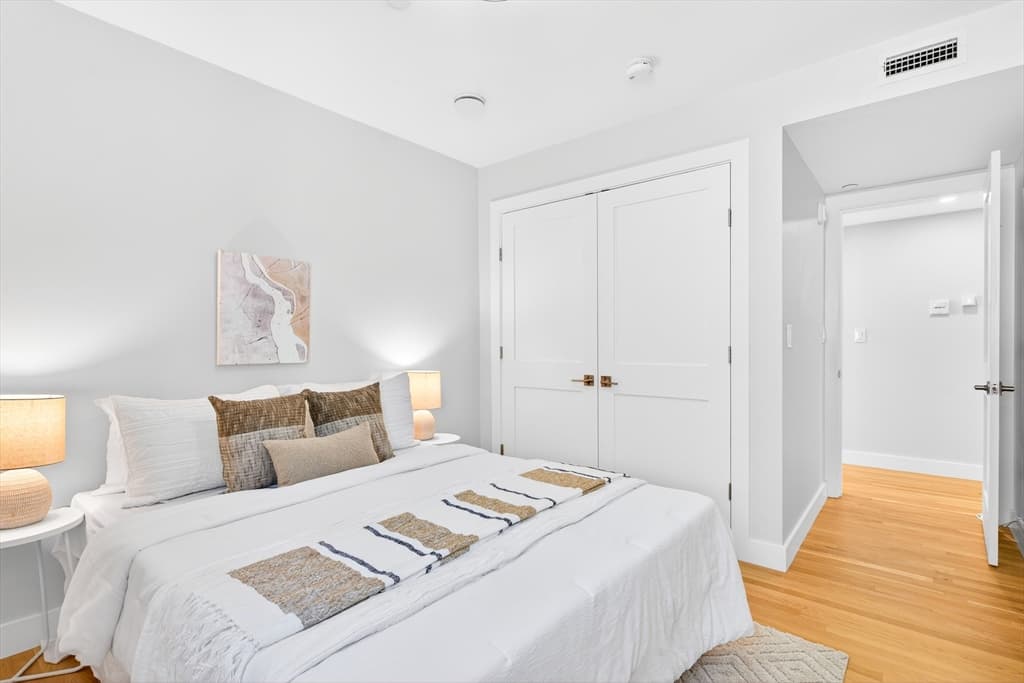 Condominium at 52 Fisher Ave # 302, Boston MA 02130, photo 16 of 39