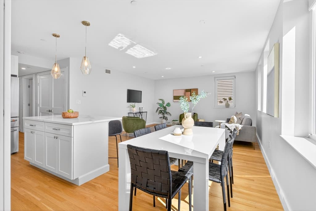 Condominium at 52 Fisher Ave # 302, Boston MA 02130, photo 7 of 39