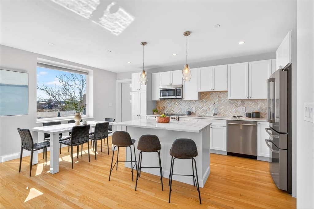 Condominium at 52 Fisher Ave # 302, Boston MA 02130, photo 5 of 39