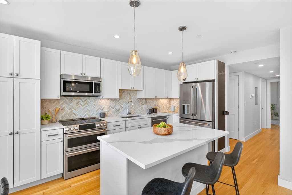 Condominium at 52 Fisher Ave # 302, Boston MA 02130, photo 11 of 39