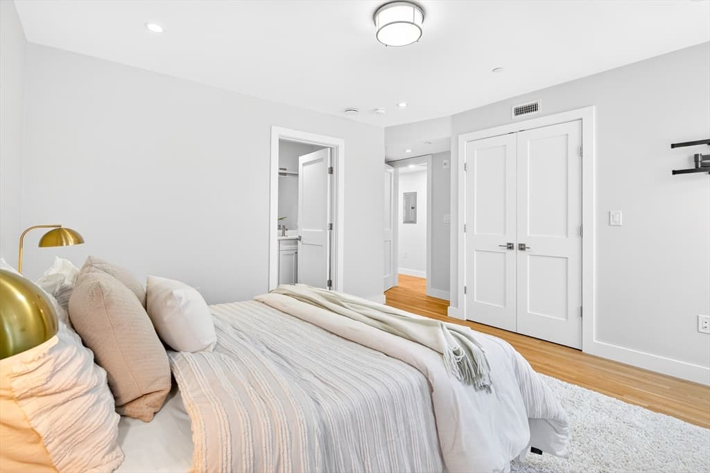 Condominium at 52 Fisher Ave # 302, Boston MA 02130, photo 19 of 39