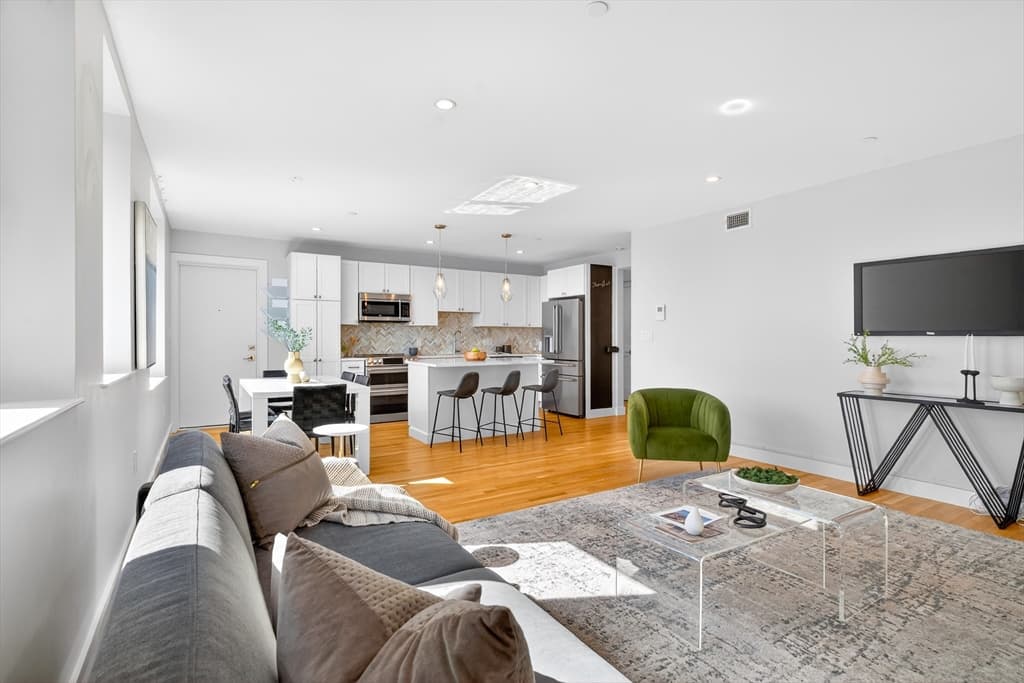 Condominium at 52 Fisher Ave # 302, Boston MA 02130, photo 8 of 39