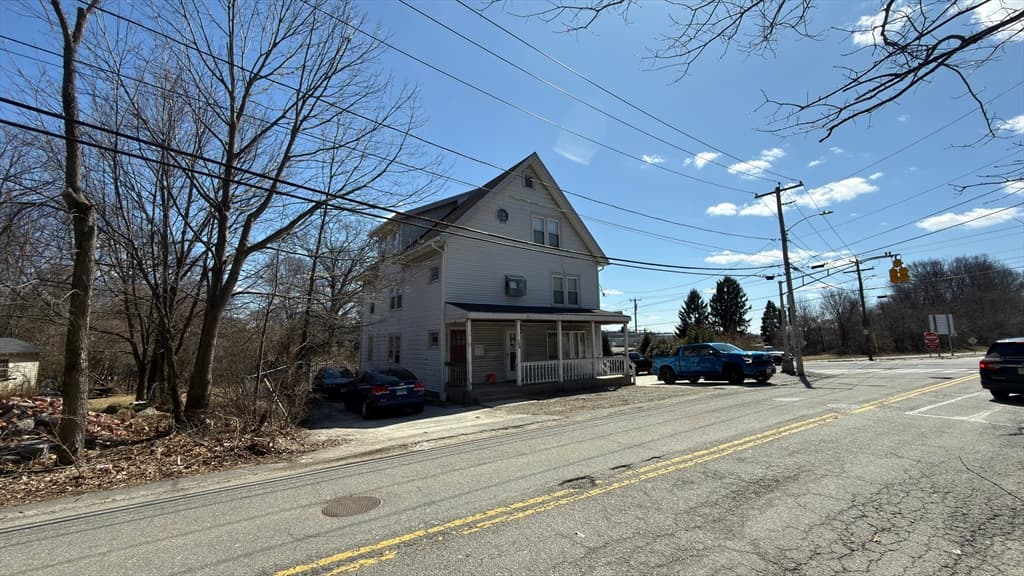 328 Brooks St, Worcester MA 01606 photo 3