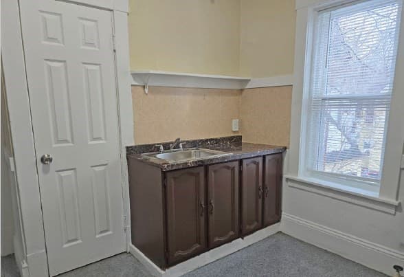 5+ Family - 5+ Units Up/Down at 236-240 Locust St, Springfield MA 01108, Springfield, photo 13 of 22