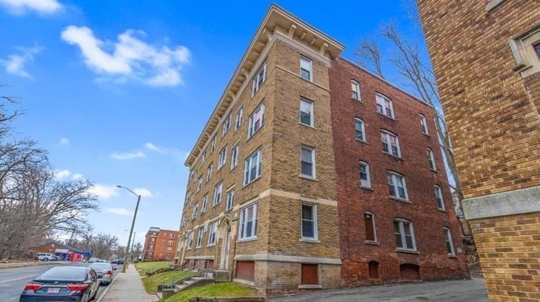 5+ Family - 5+ Units Up/Down at 236-240 Locust St, Springfield MA 01108, Springfield, photo 5 of 22