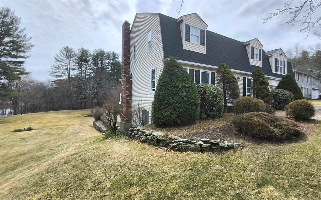 Single Family Residence at 154 Dudley Oxford Rd, Dudley MA 01571, Dudley, photo 2 of 42