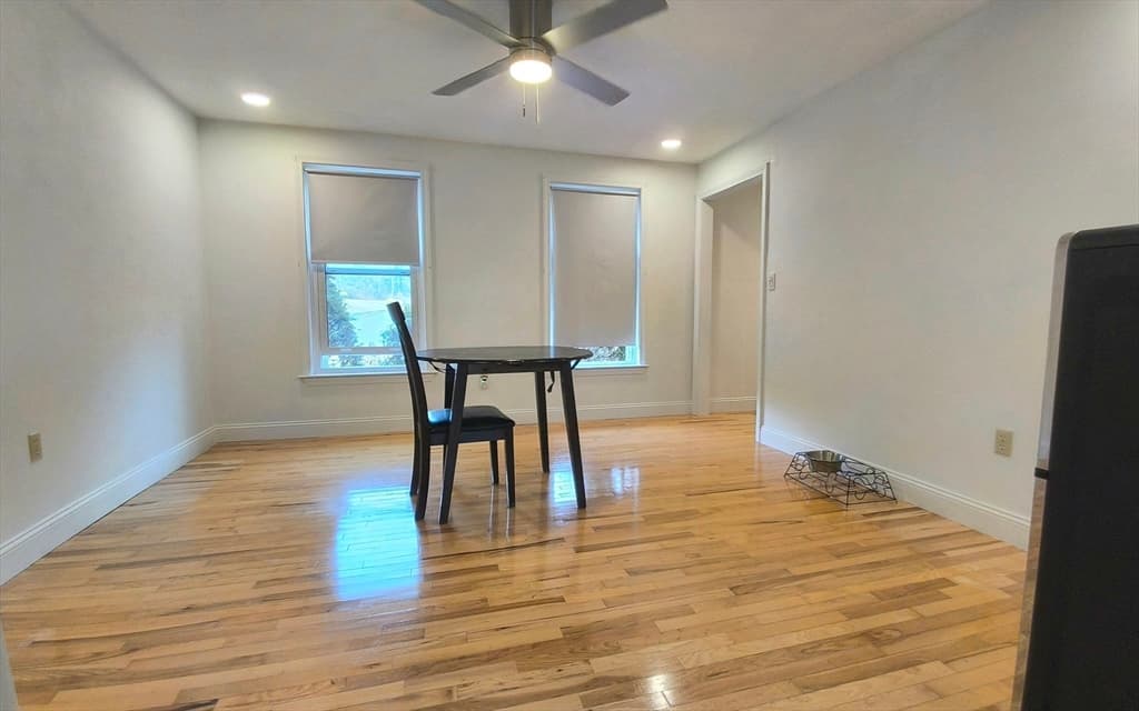 Single Family Residence at 154 Dudley Oxford Rd, Dudley MA 01571, Dudley, photo 6 of 42
