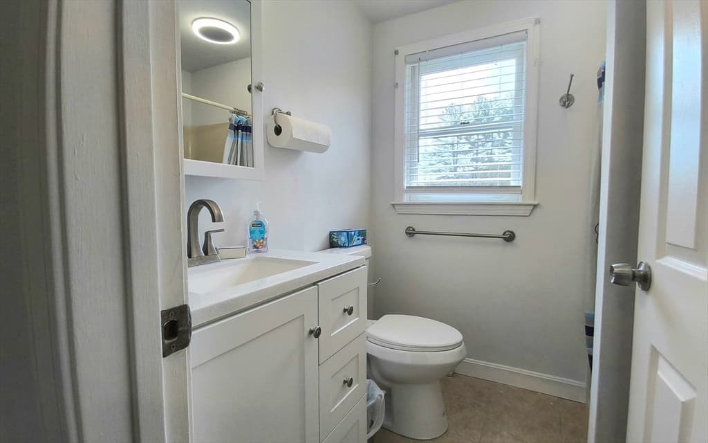 Single Family Residence at 154 Dudley Oxford Rd, Dudley MA 01571, Dudley, photo 26 of 42