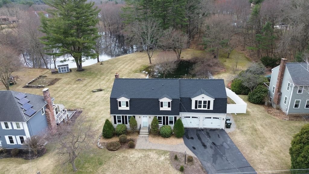 Single Family Residence at 154 Dudley Oxford Rd, Dudley MA 01571, Dudley, photo 3 of 42