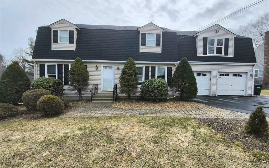 154 Dudley Oxford Rd, Dudley MA 01571