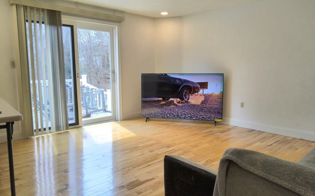 Single Family Residence at 154 Dudley Oxford Rd, Dudley MA 01571, Dudley, photo 9 of 42