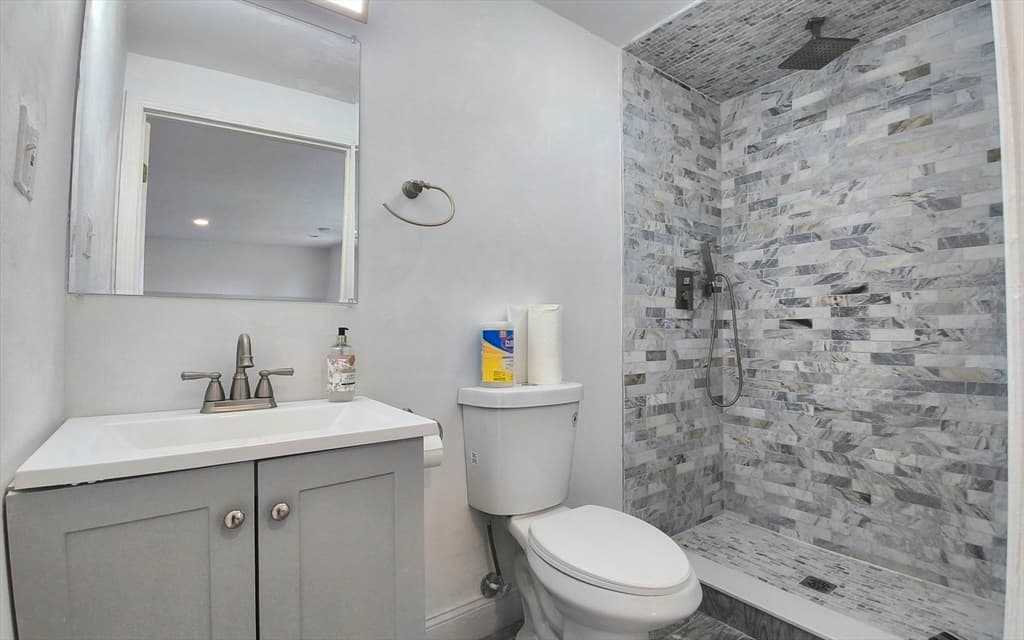 Single Family Residence at 154 Dudley Oxford Rd, Dudley MA 01571, Dudley, photo 34 of 42
