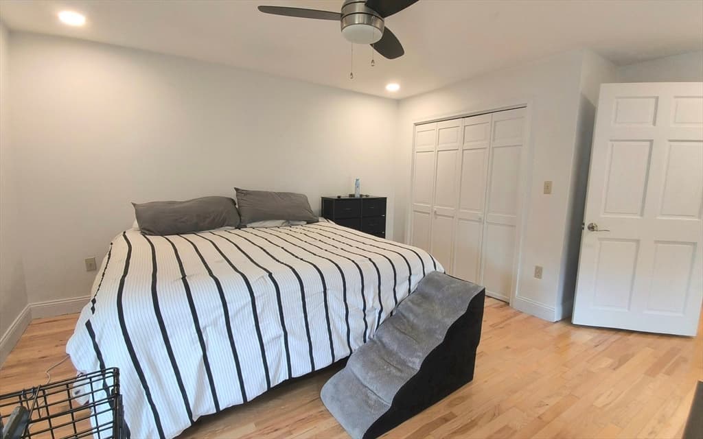 Single Family Residence at 154 Dudley Oxford Rd, Dudley MA 01571, Dudley, photo 8 of 42