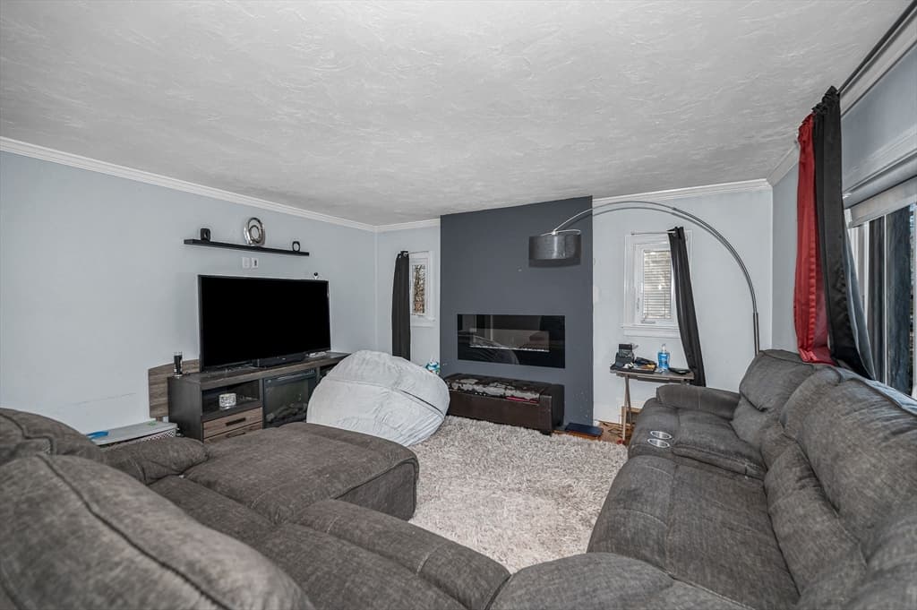 53 Westminster Ave, Haverhill MA 01830 photo 9