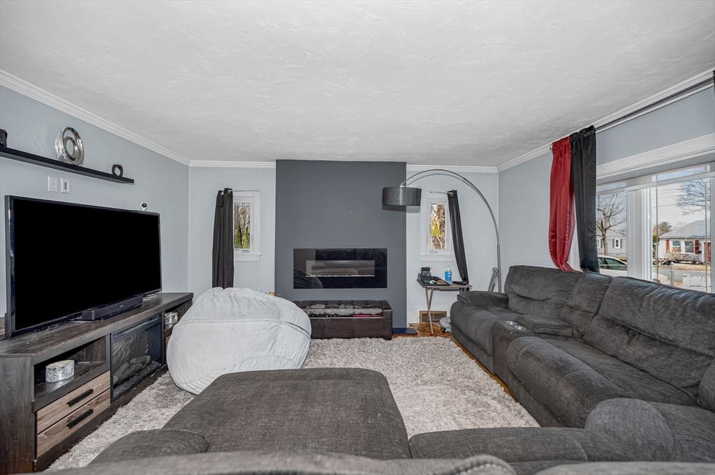 53 Westminster Ave, Haverhill MA 01830 photo 8