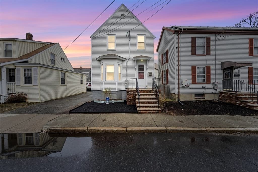 28 Everett St, Woburn MA 01801