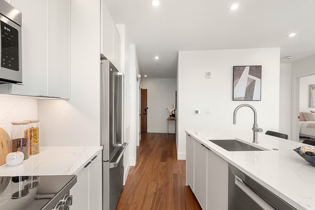 Condominium at 1515 Commonwealth Ave # 702, Boston MA 02135, photo 5 of 41