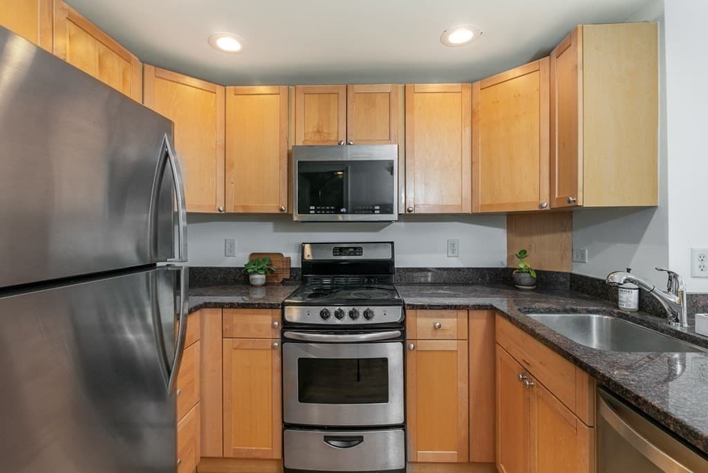 Condominium at 95 2nd Street # 3, Cambridge MA 02141, Cambridge, photo 5 of 12
