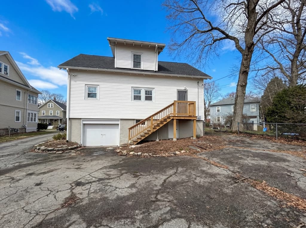 10 Perrot St, Worcester MA 01602 photo 5