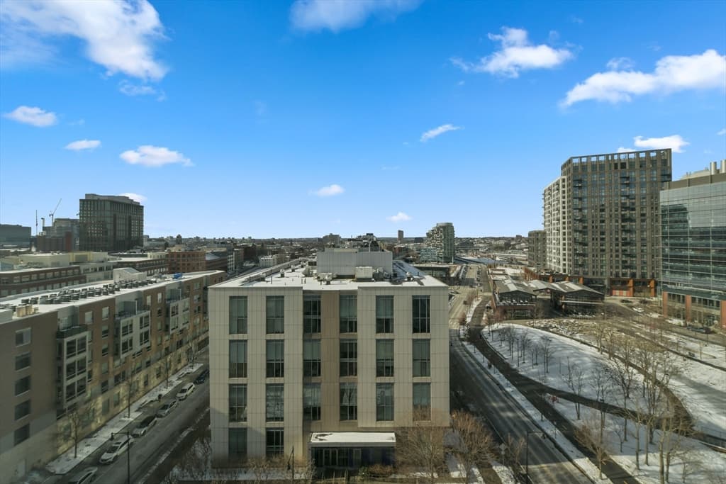 Condominium at 2 Earhart Street # 1001, Cambridge MA 02141, Cambridge, photo 16 of 41