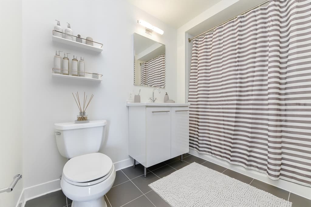 Condominium at 2 Earhart Street # 1001, Cambridge MA 02141, Cambridge, photo 12 of 41