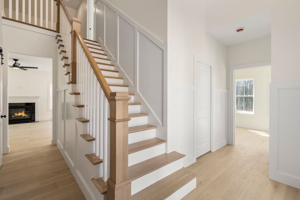 Single Family Residence at 306 Fisher Rd, Holden MA 01520, Holden, photo 5 of 36