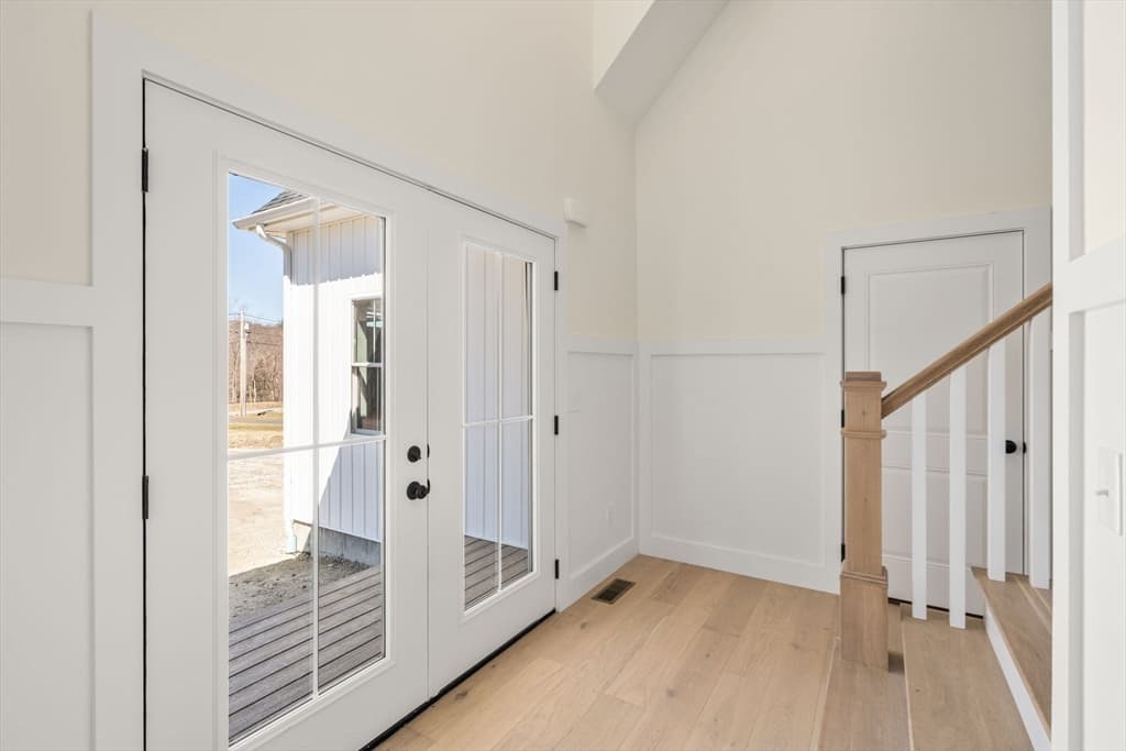 Single Family Residence at 306 Fisher Rd, Holden MA 01520, Holden, photo 4 of 36