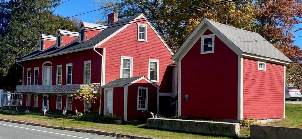 4 Townsend St, Pepperell MA 01463 photo 2