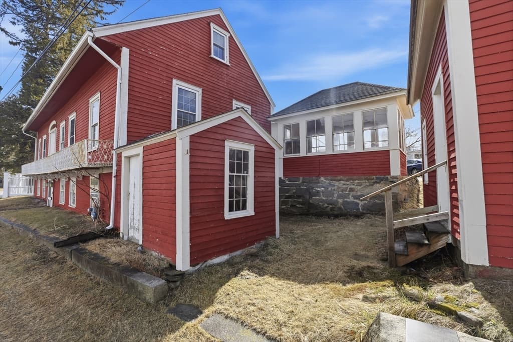 4 Townsend St, Pepperell MA 01463 photo 4