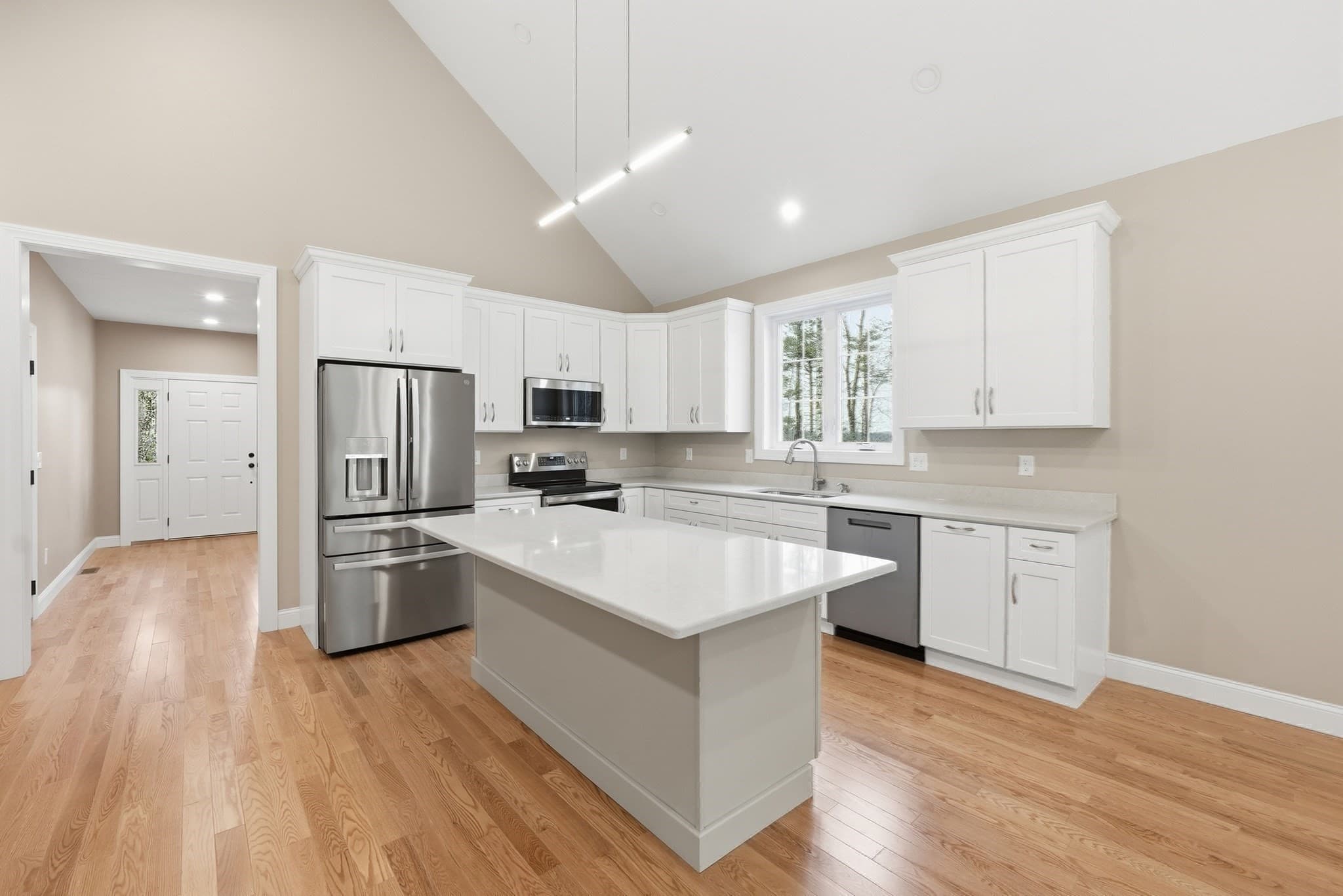 Single Family Residence at 18 Lakeshore Drive, Douglas MA 01516, photo 10 of 42