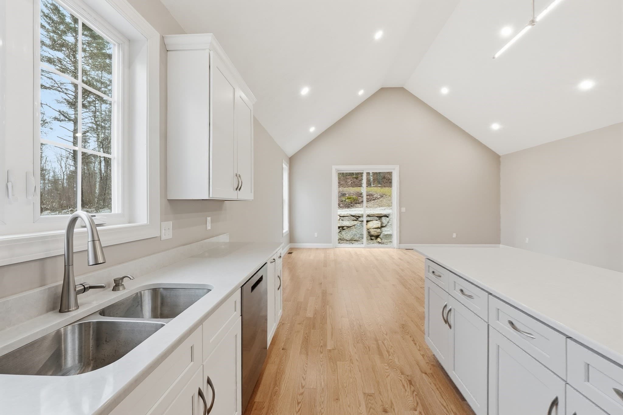 Single Family Residence at 18 Lakeshore Drive, Douglas MA 01516, photo 15 of 42