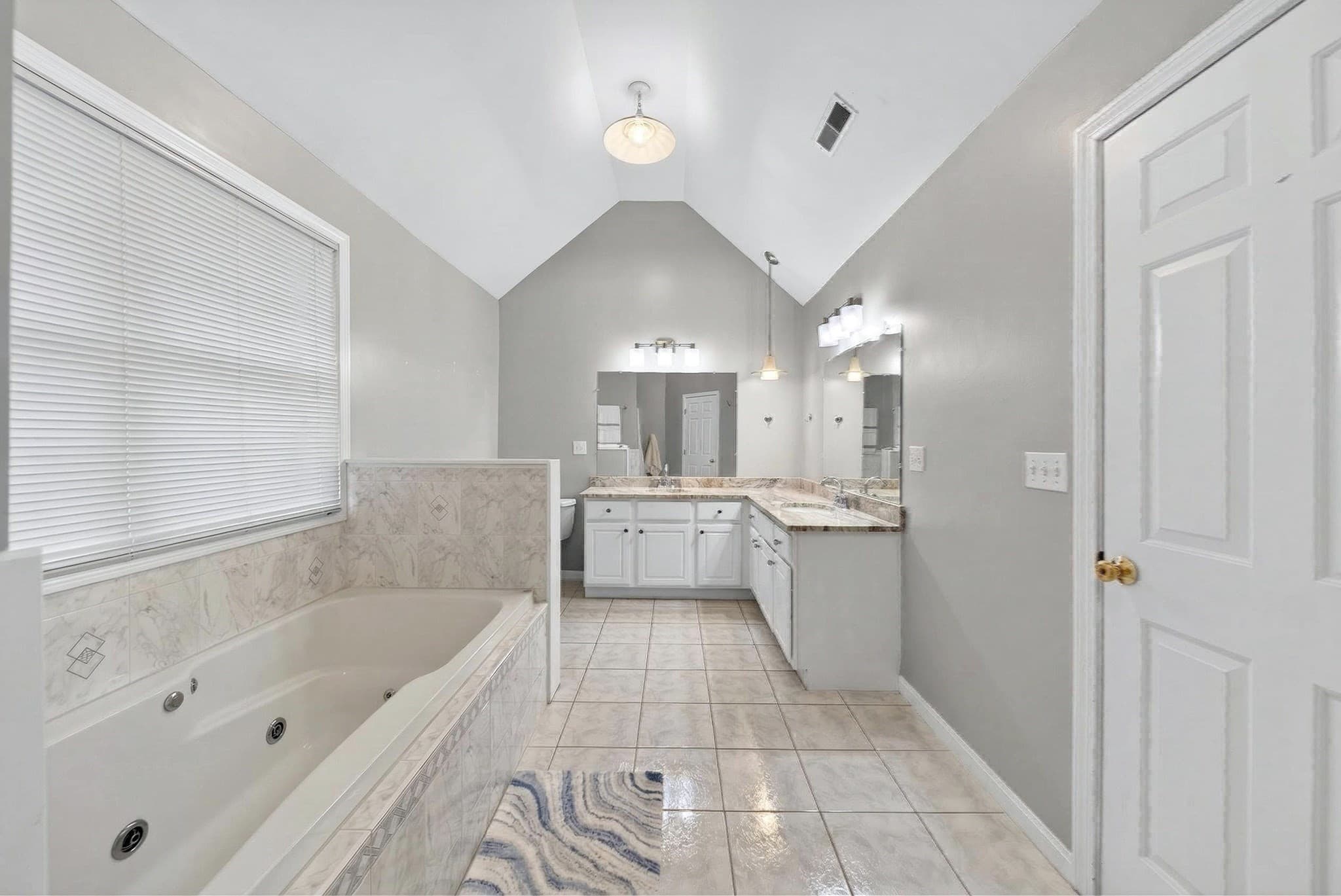 Single Family Residence at 2 Hitching Post Ln, Methuen MA 01844, Methuen, photo 29 of 40