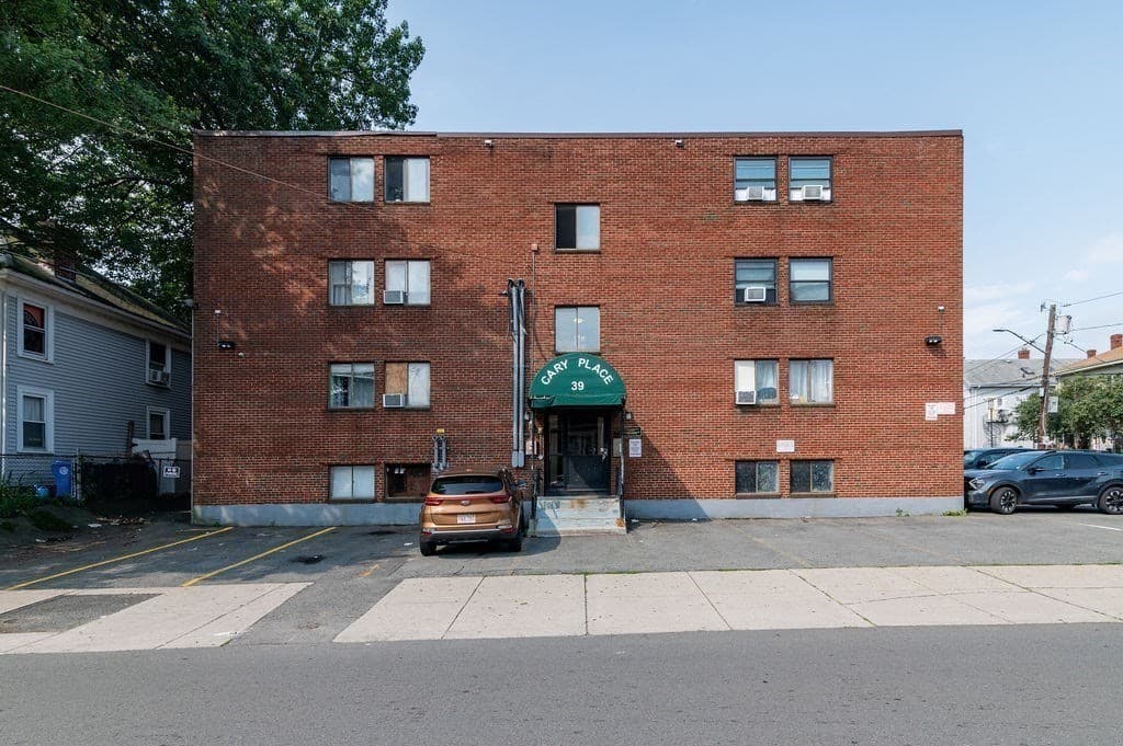Condominium at 39 Cary Avenue # 14, Chelsea MA 02150, Chelsea, photo 14 of 18