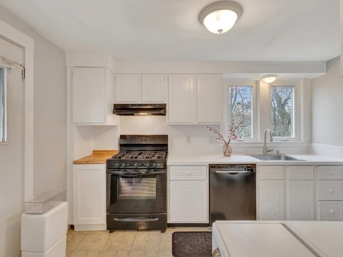 Single Family Residence at 69 Appleton St, Saugus MA 01906, photo 14 of 42