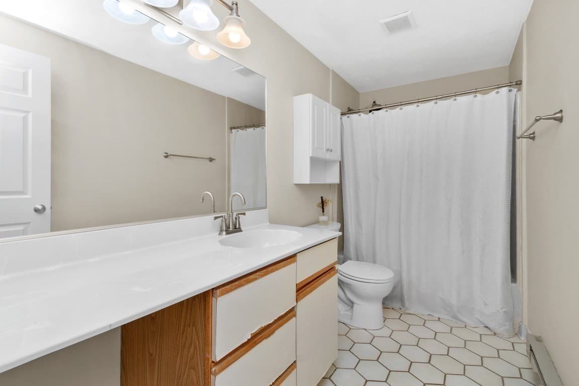 Condominium at 1210 Vfw Pkwy # 12, Boston MA 02132, Boston, photo 8 of 21