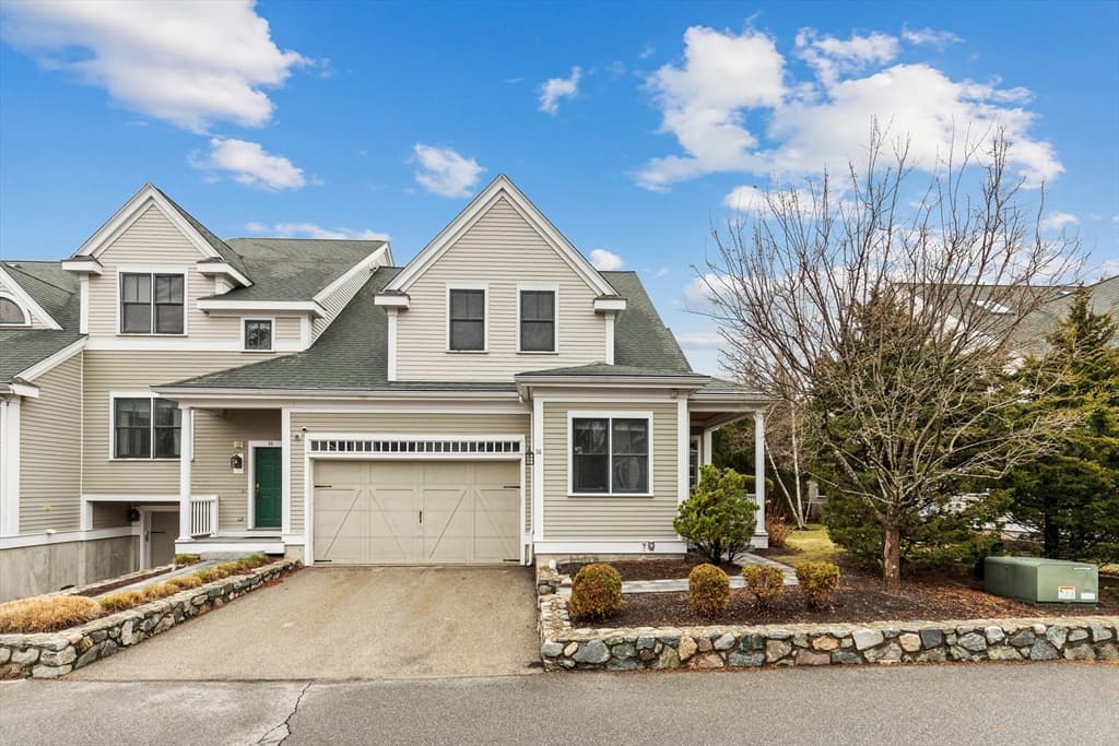 Condominium at 38 Courtyard Pl # 38, Lexington MA 02420, Lexington, photo 2 of 23