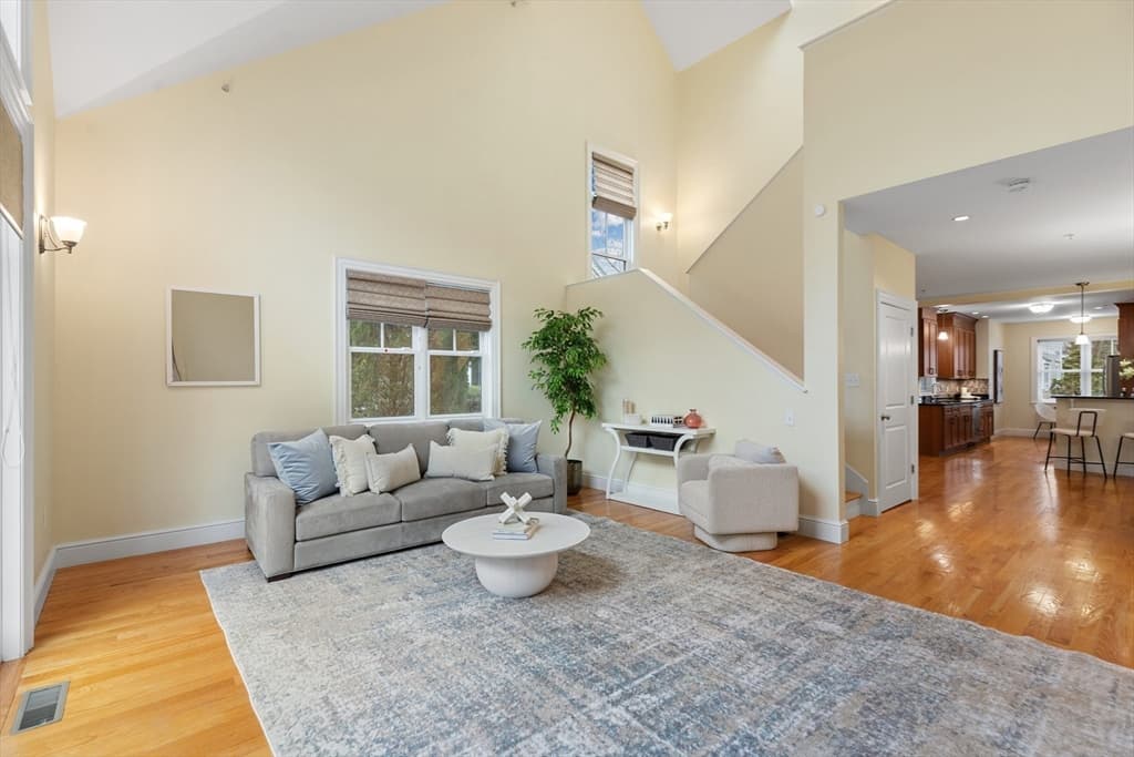 Condominium at 38 Courtyard Pl # 38, Lexington MA 02420, Lexington, photo 4 of 23