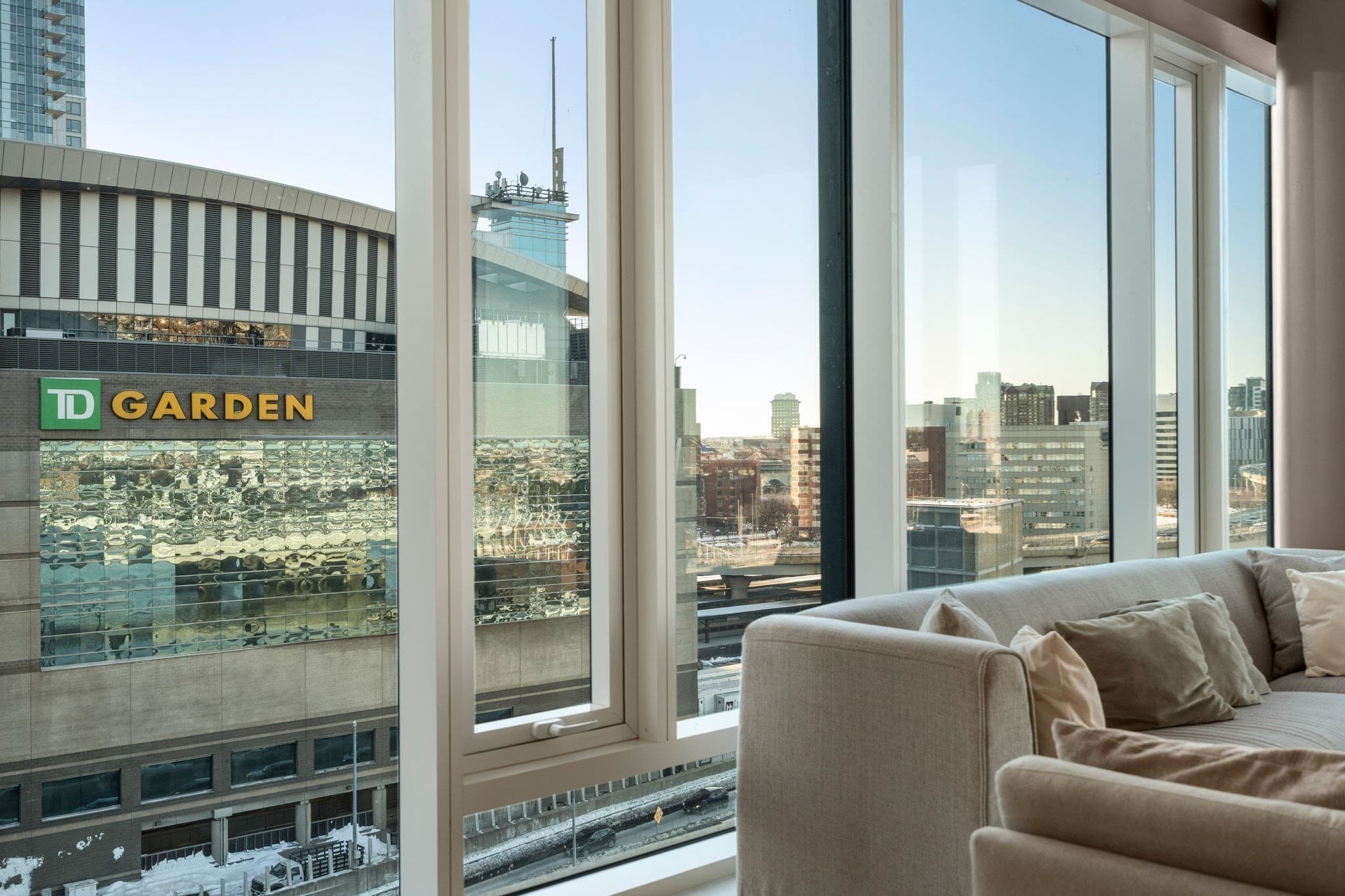 100 Lovejoy Wharf # 11D, Boston MA 02114