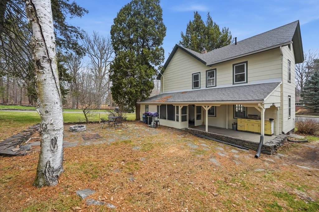 Single Family Residence at 1177 Northampton St, Holyoke MA 01040, Holyoke, photo 2 of 29