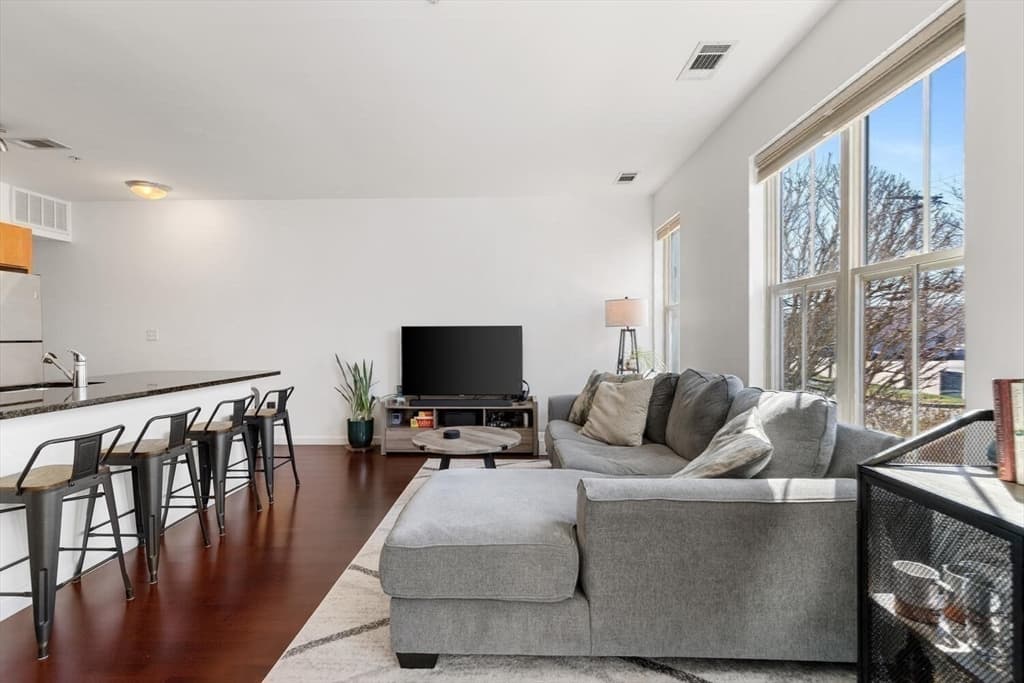 Condominium at 4 Repton Cir # 4105, Watertown MA 02472, photo 6 of 39