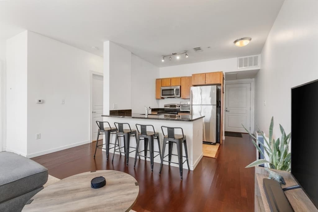 Condominium at 4 Repton Cir # 4105, Watertown MA 02472, photo 7 of 39