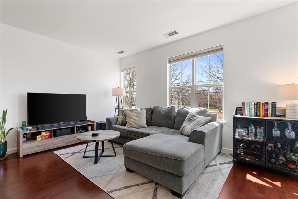 Condominium at 4 Repton Cir # 4105, Watertown MA 02472, photo 3 of 39