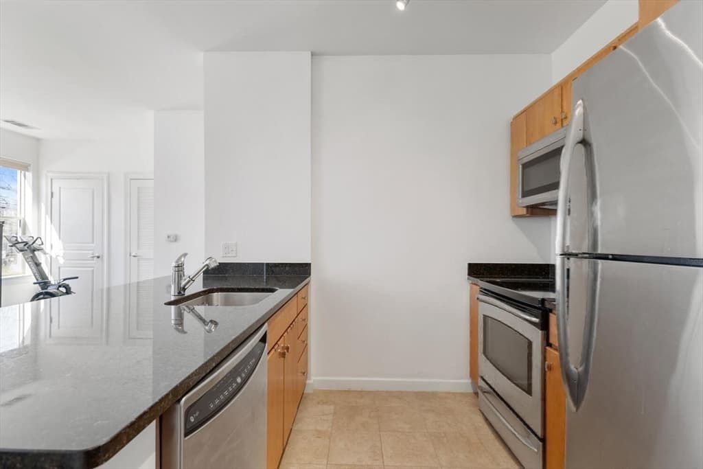 Condominium at 4 Repton Cir # 4105, Watertown MA 02472, photo 18 of 39