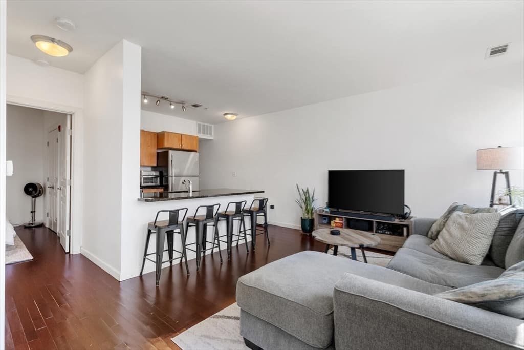 Condominium at 4 Repton Cir # 4105, Watertown MA 02472, photo 11 of 39