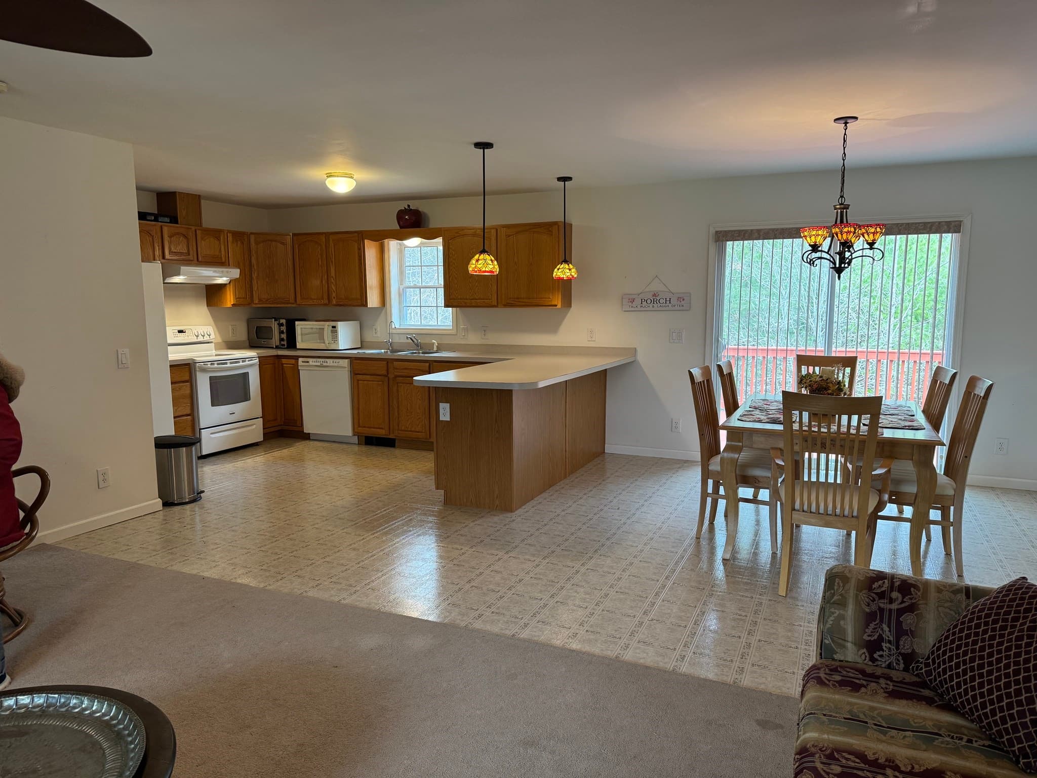 Single Family Residence at 115 Flag Swamp Rd, Dartmouth MA 02747, photo 6 of 11