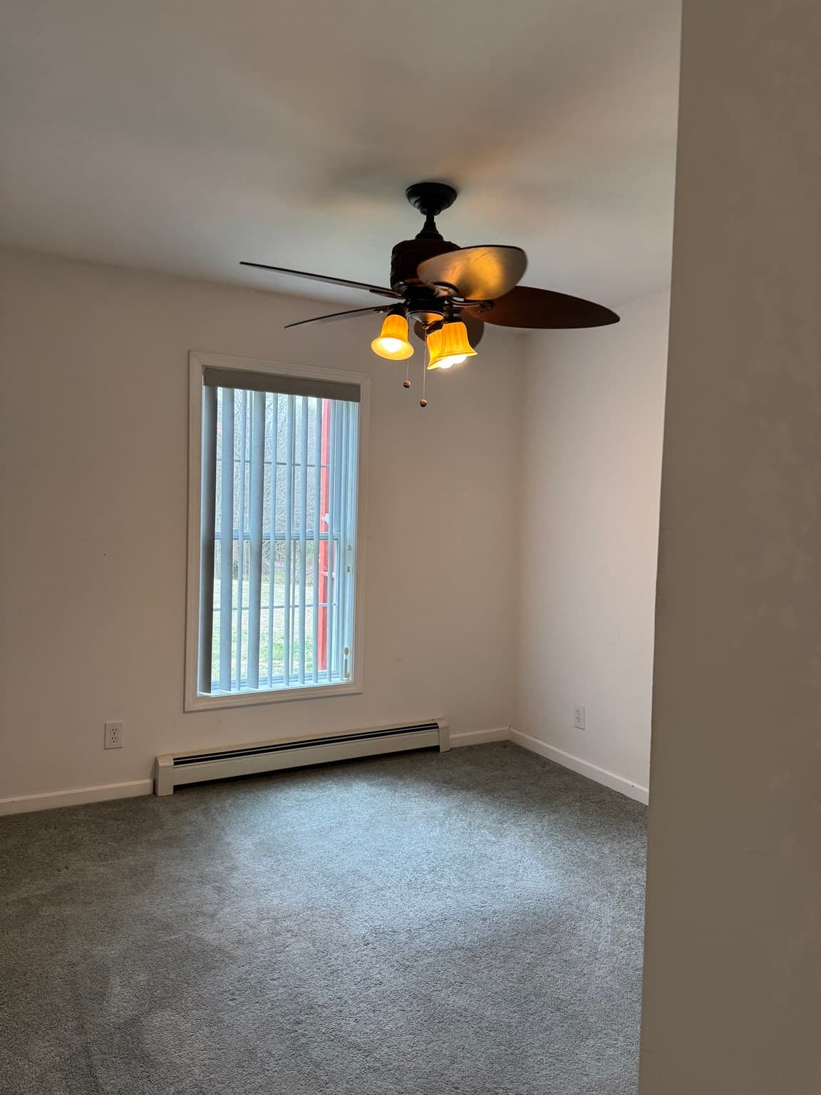 Single Family Residence at 115 Flag Swamp Rd, Dartmouth MA 02747, photo 5 of 11