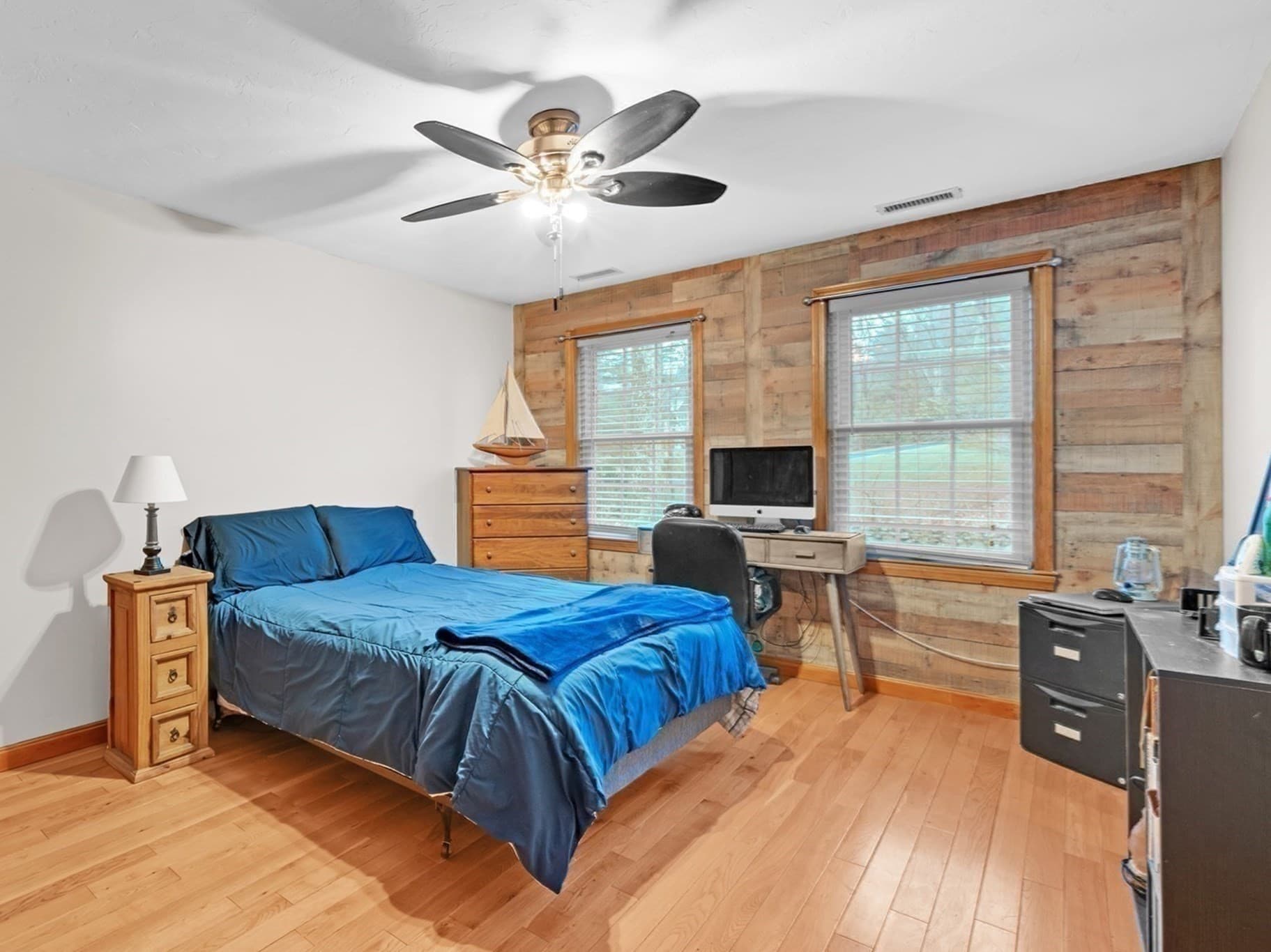 Single Family Residence at 32 Sibley Rd, Sutton MA 01590, photo 13 of 28